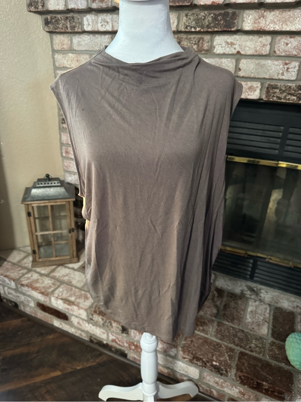 Set of 2 GAP Women's Sleeveless Luxe T Tank Tops - Black & Taupe - Picture 8 of 11